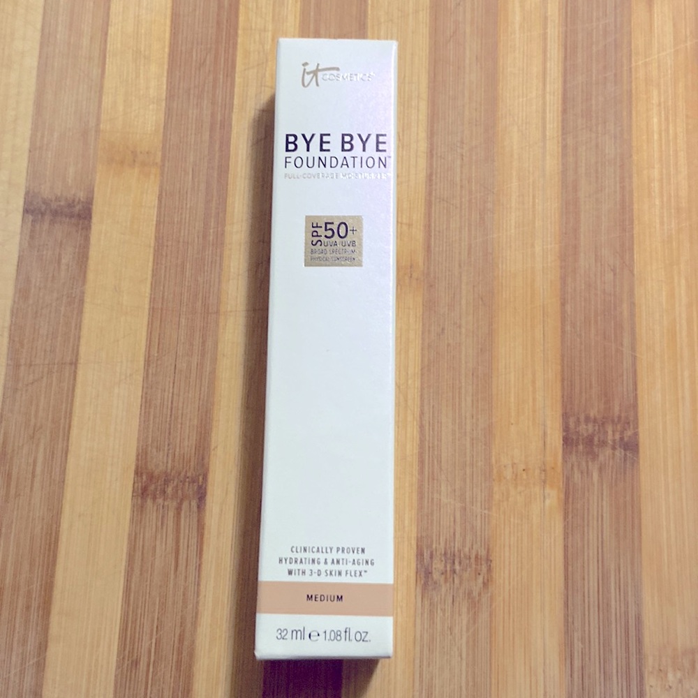 it cosmetics Bye Bye Foundation in medium